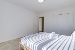 Spacious 2 Bedrooms Apt @Crystal City With Gym - 2