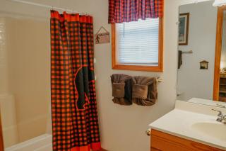 Big Foot Bungalow - Sevierville - 2