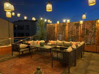 Waterfront Apartment by the Tram - Terrace with Dome & Golden Horn View in Fatih - Istanbul - 1
