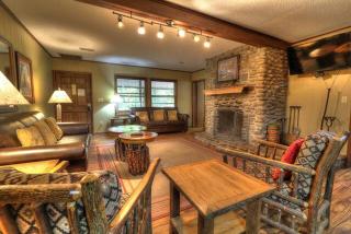 Crockett's Coonskin Cabin #540 - Sevierville - 4