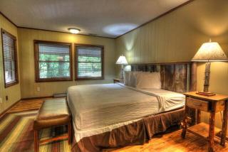 Crockett's Coonskin Cabin #540 - Sevierville - 1