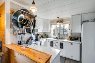 Cozy PNW Getaway with Fire Pit Walk to Beach! - Moclips - 3