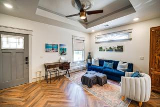 Walkable Dallas Bungalow 4 Mi to Downtown - 6