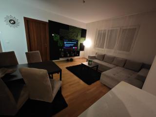 VIP lounge - self check in - Osijek - 4