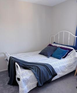 Best Garden House&3 mins Bus station Close C-Train&Free Parking - Calgary - 4