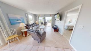 3 Bedroom 2 Bath Beach View #205 Beach Place Condos - St. Pete Beach - 7
