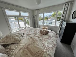 Ponsonby House - 8