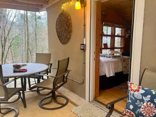 Private Mtn Love Shack w/ fast wifi, BBQ & view - Franklin - 3