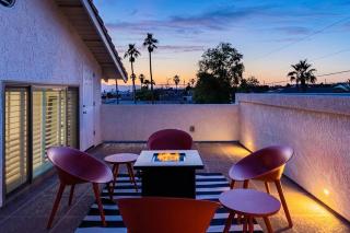 Pool Pool Table Spa Fire Pit Game Room - 7