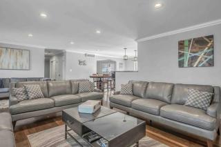 Just Like Home #3: OKC-50th St. Luxury Stay for 12 - 4