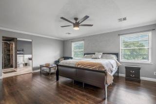 Just Like Home #3: OKC-50th St. Luxury Stay for 12 - 2