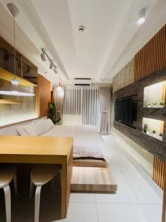 Muji-Inspired Condotel at Shore 2 WIFI & Netflix - Manila - 4