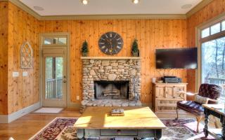 Paradise Retreat - Luxury chalet on Lake Disharoon with foosball - Marblehill - 3