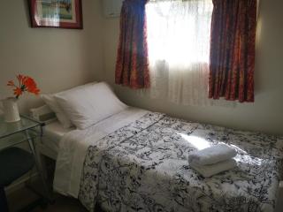 Warm little house at Wesley - Auckland - 7