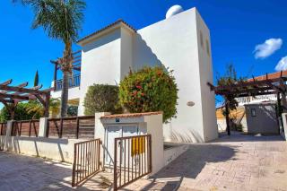 Beautiful 3-Bed Villa in Coral Bay - Peyia - 1