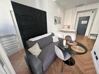 Chic Cozy Studio in the Heart of the City - 1