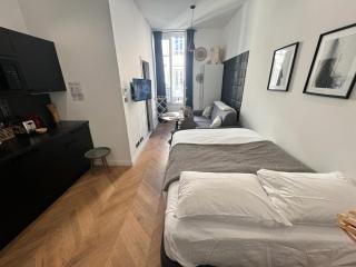 Chic Cozy Studio in the Heart of the City - 9