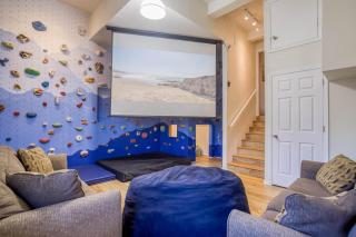 The Salty Salmon - Meredith Lodging - Rockaway Beach - 9