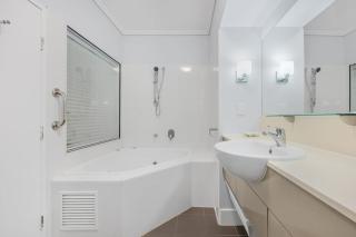 Stunning Poolside Paradise - Amazing Design- 2 Pools-Gym-Parking - 1