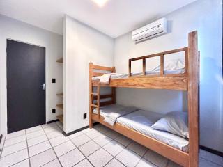 005 - Apartamento com 2 dormitórios na praia de Bombas - Bombinhas - 7