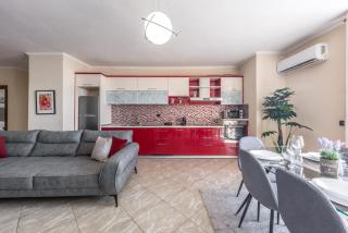 Three Bedroom Romantic Promenade Apartment - Durazzo - 4