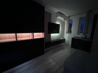 Cozy black 1 bedroom apartment - Bucarest - 1