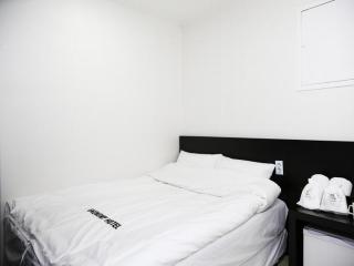 Ekonomy Hotel - Gumi - 8