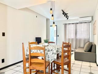 006 - Apartamento com 2 dormitórios na praia de Bombas - Bombinhas - 3
