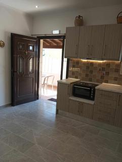Gerekos Studios and Apartments - Agios Georgios - 4