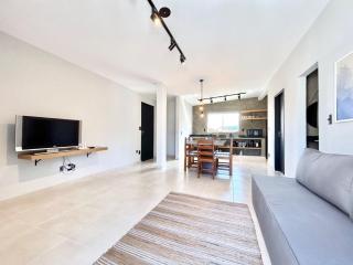 007 - Apartamento com 2 dormitórios na praia de Bombas - Bombinhas - 6