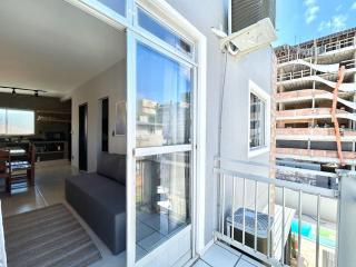 007 - Apartamento com 2 dormitórios na praia de Bombas - Bombinhas - 1