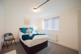 Pottery House by YourStays - Stoke on Trent - 7