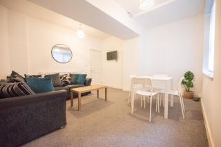 Pottery House by YourStays - Stoke on Trent - 1