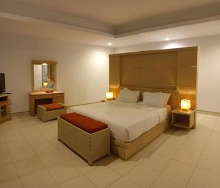 Glisten Up Villa Beach Side Sanur! - 1