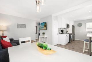 Balboa Paradise - Renovated Coastal Haven - Newport Beach - 0