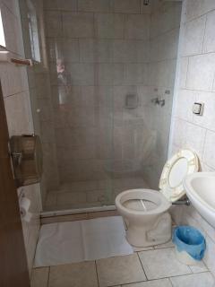Espaço Verona-Quarto econômico com banheiro sem café e sem TV - Fazenda Rio Grande - 3