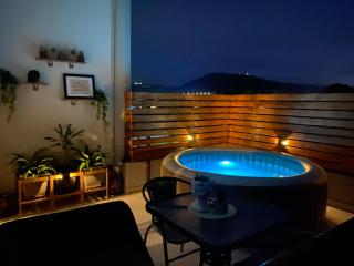 Marvinas seaside apartments, Earth apartment & Ocean jacuzzi apartment - Kremasti - 0