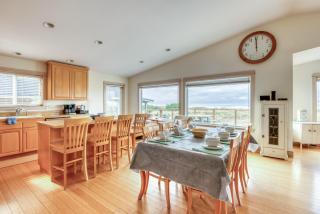 The ViewMaster - Meredith Lodging - Rockaway Beach - 2