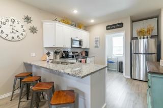 Near 76 Strip and SDC - King Beds - Stairs Required - Outdoor Pool - FREE TICKETS INCLUDED - V3103-6 - Branson - 5