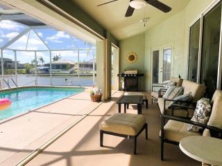 Relax with nature in our Waterfront 4 bedroom -HEATED POOL HOME-KING BED - 4