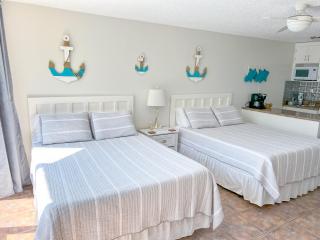 Beachfront Studio - Perfect Location - Free Beach Chairs - Panama City Beach - 7