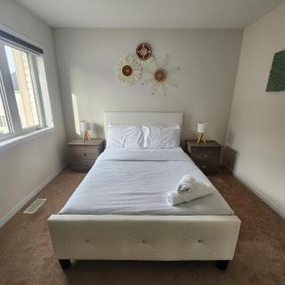 Niagara Oasis Hideaway - 4