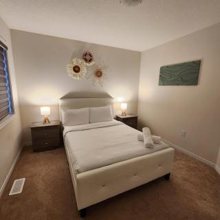 Niagara Oasis Hideaway - 3