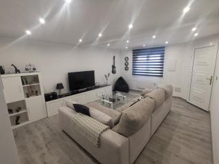 A CASA DO LADO - 0