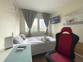 Charming London Rooms for Rent Ideal for Tourists Near Portobello Market - Londra - 0