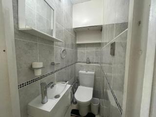 Charming London Rooms for Rent Ideal for Tourists Near Portobello Market - Londra - 3