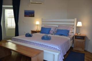 Holiday house with a parking space Svirce, Hvar - 22571 - 3