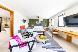 Jade I Long Bay Retreat I Luxury Stay Near Grace Bay & Long Bay Beach - Long Bay Hills - 1