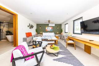 Jade I Long Bay Retreat I Luxury Stay Near Grace Bay & Long Bay Beach - Long Bay Hills - 3
