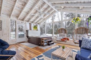 Game Room+Hot Tub+Pool+King Beds+More - Gansevoort - 9